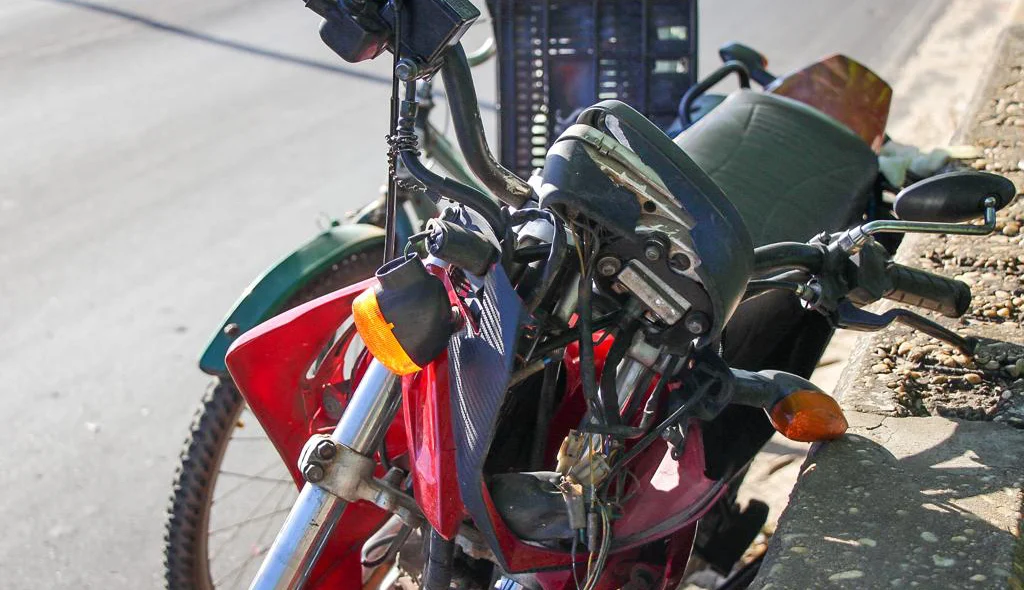 Na ocorrência, o ciclista e motociclista ficaram feridos