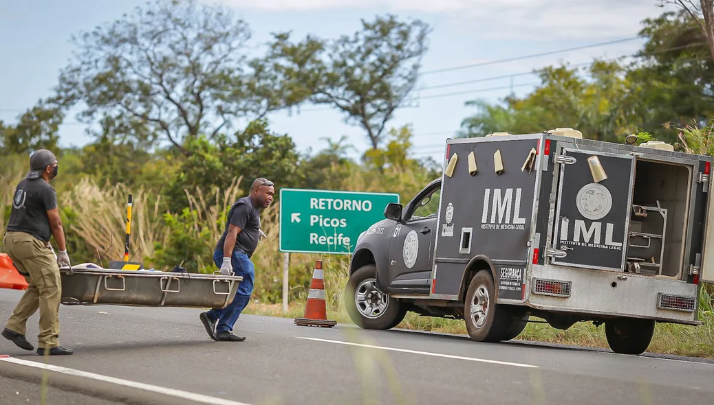 O corpo foi recolhido pela equipe do IML