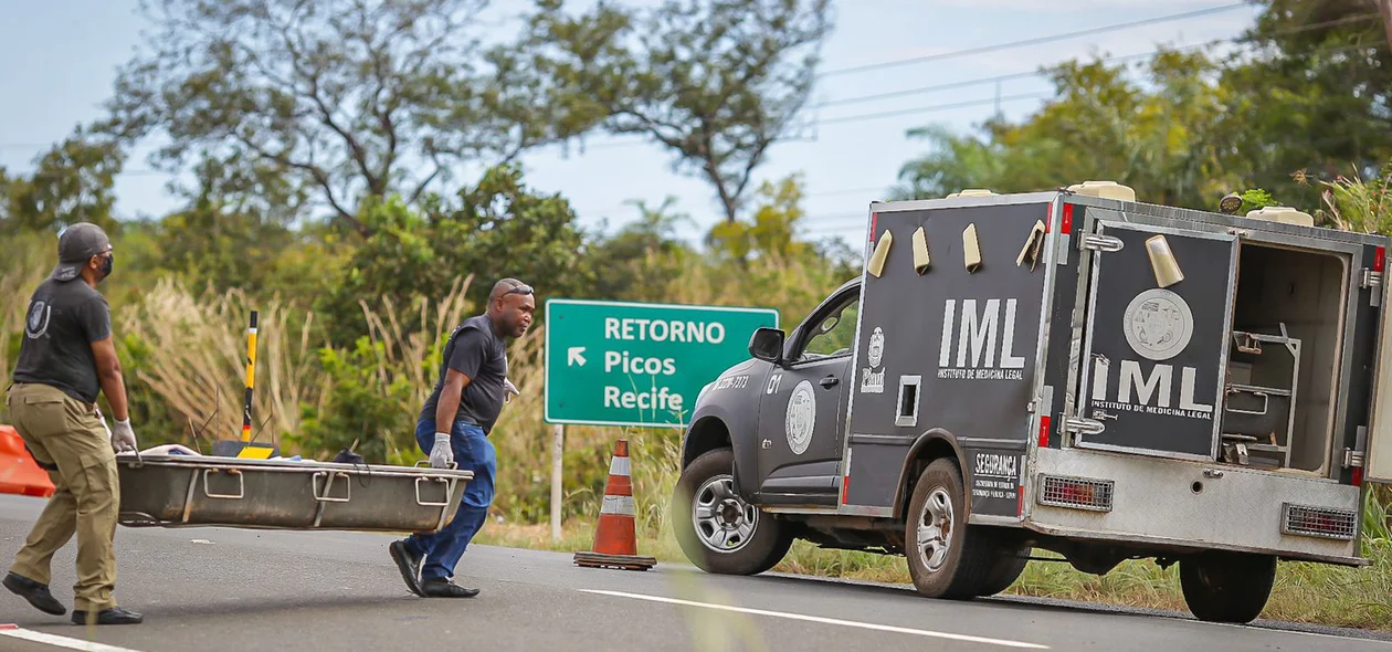 O corpo foi recolhido pela equipe do IML