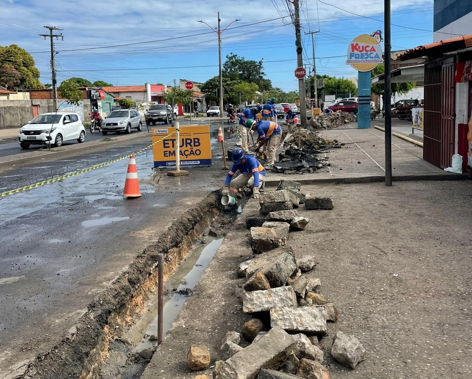 Obras na avenida Centenário.
