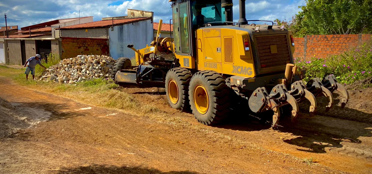 Pavimentação da Rua Sebastião Araújo, no bairro Parque Estrela