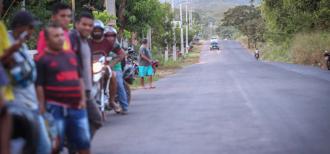 Populares no local do acidente