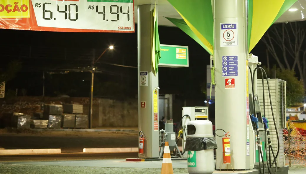 Posto Cacique na Avenida Presidente Kennedy