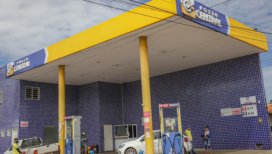 Posto central , no bairro parque Piauí , em Timon