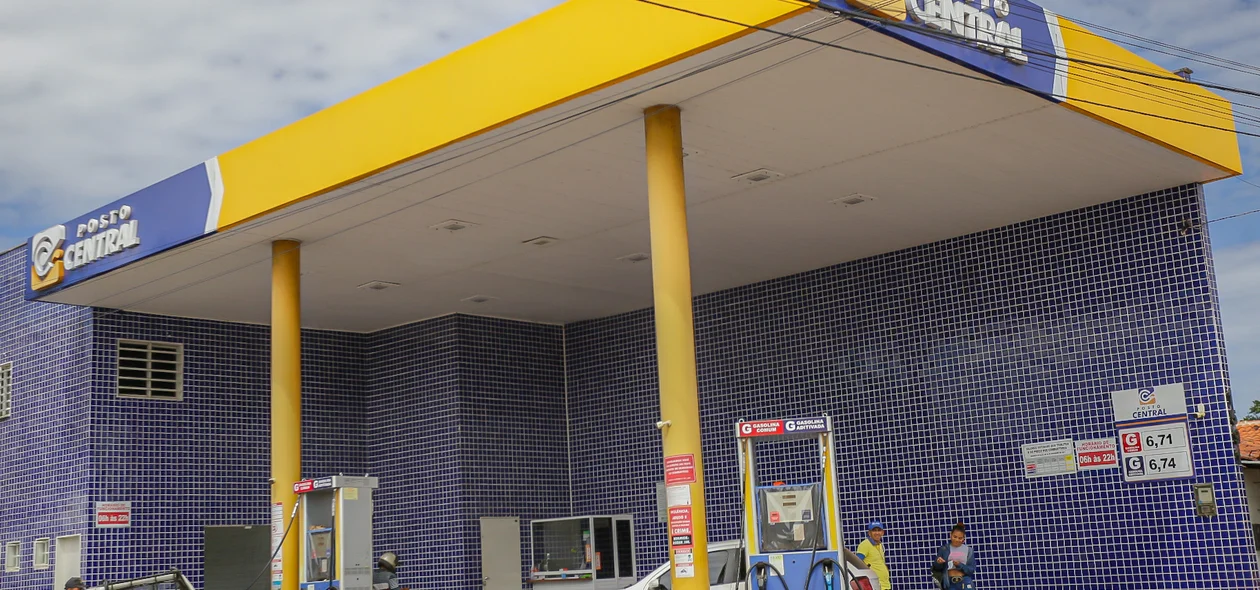Posto central , no bairro parque Piauí , em Timon