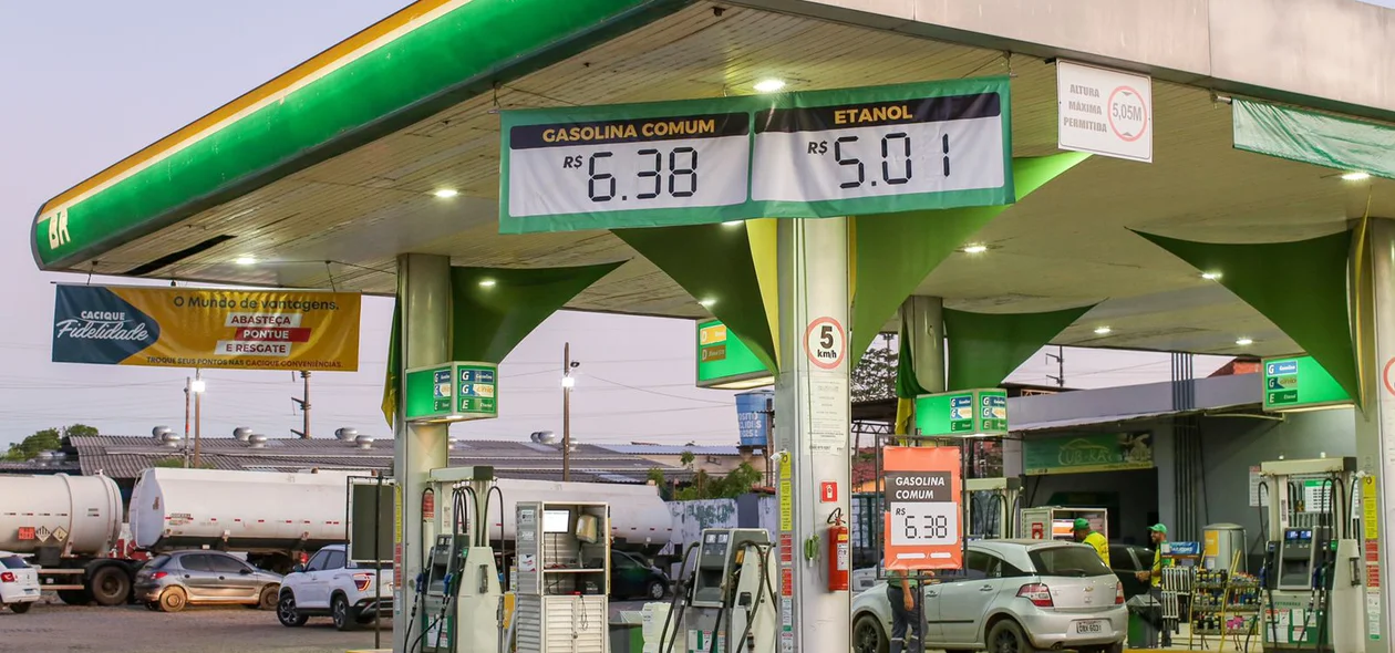 Posto de combustíveis com gasolina a R$ 6,38
