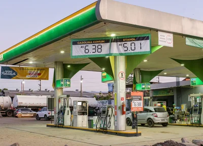 Posto de combustíveis com gasolina a R$ 6,38