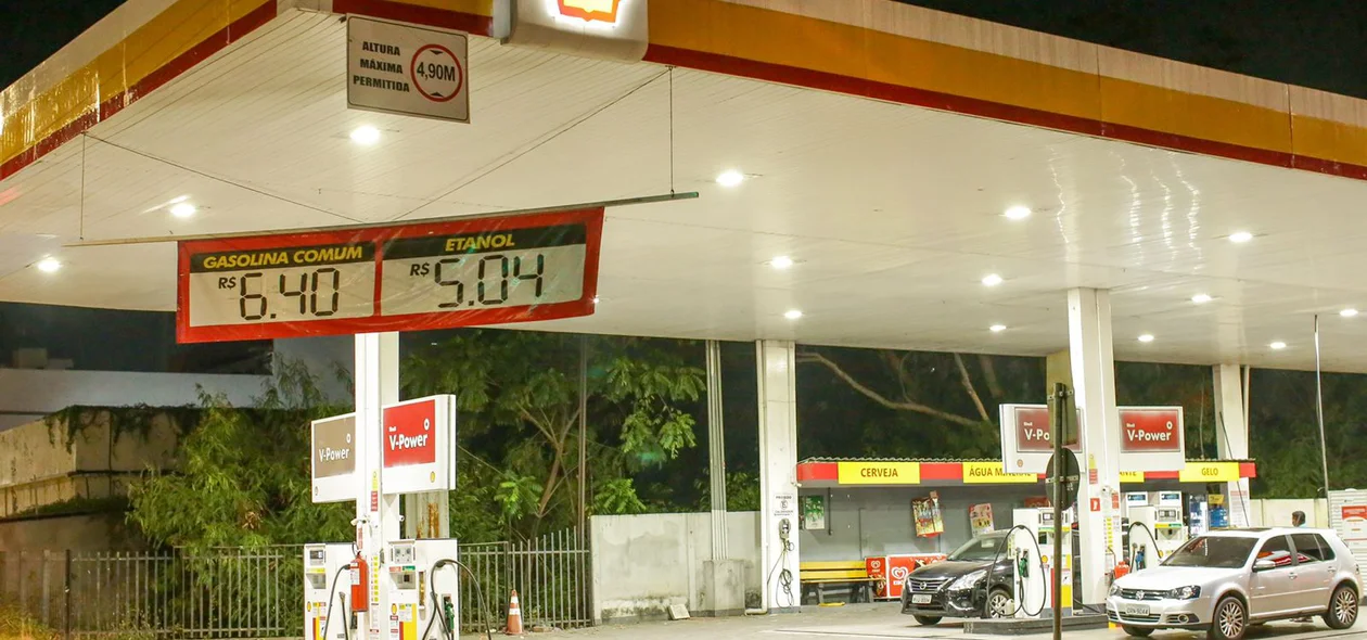 Posto Shell no cruzamento das avenidas Frei Serafim e Miguel Rosa