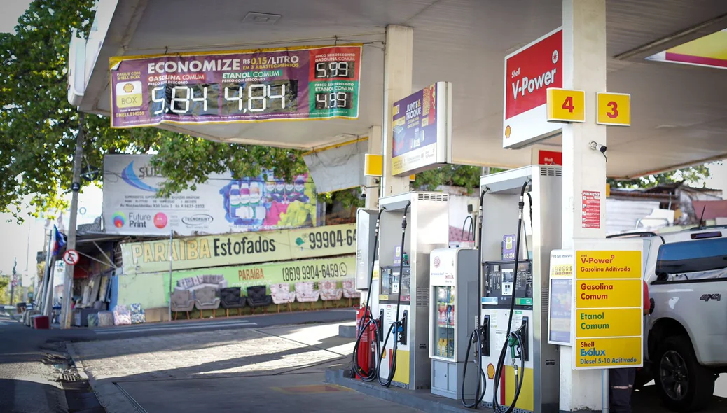 Preço da gasolina em Teresina a R$ 5,99