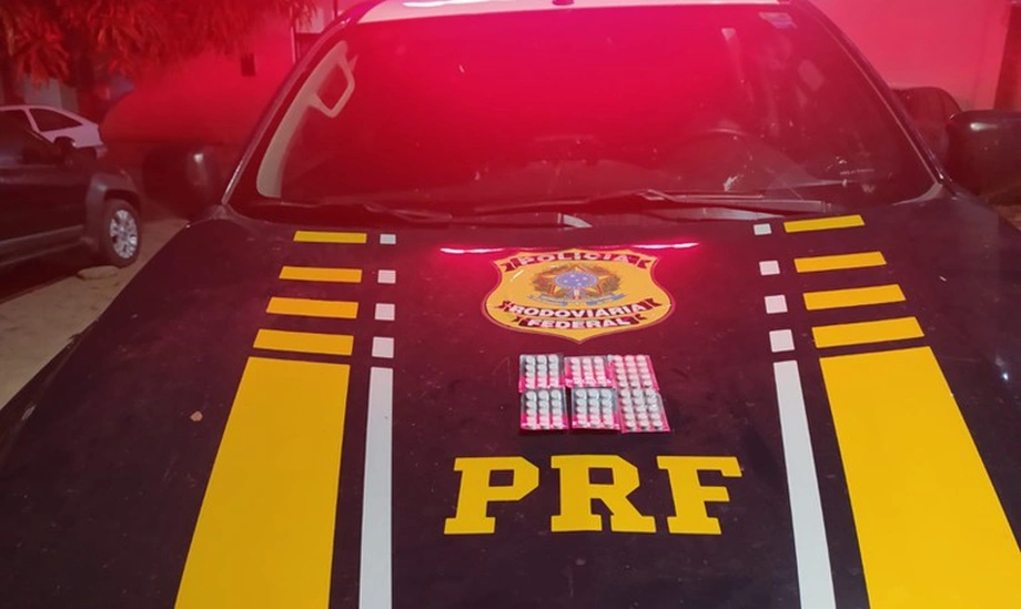 PRF apreende 200 comprimidos de rebite na BR 135 em Bom Jesus