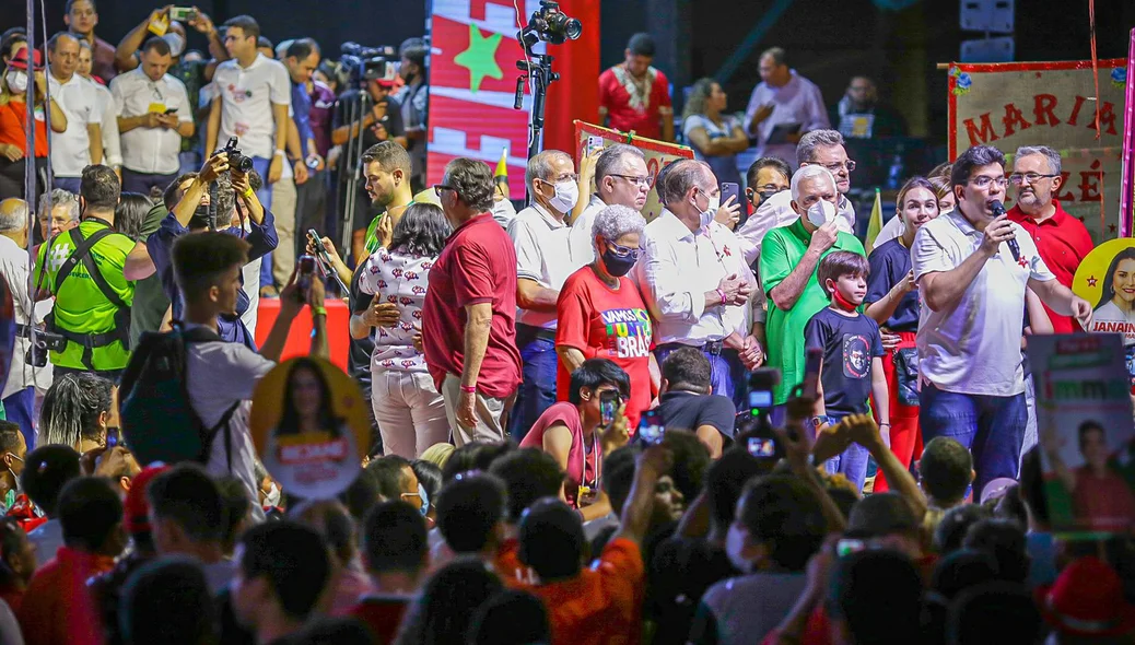 Rafael Fonteles durante seu pronunciamento