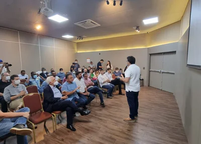 Reunião aconteceu em um espaço de eventos na zona leste