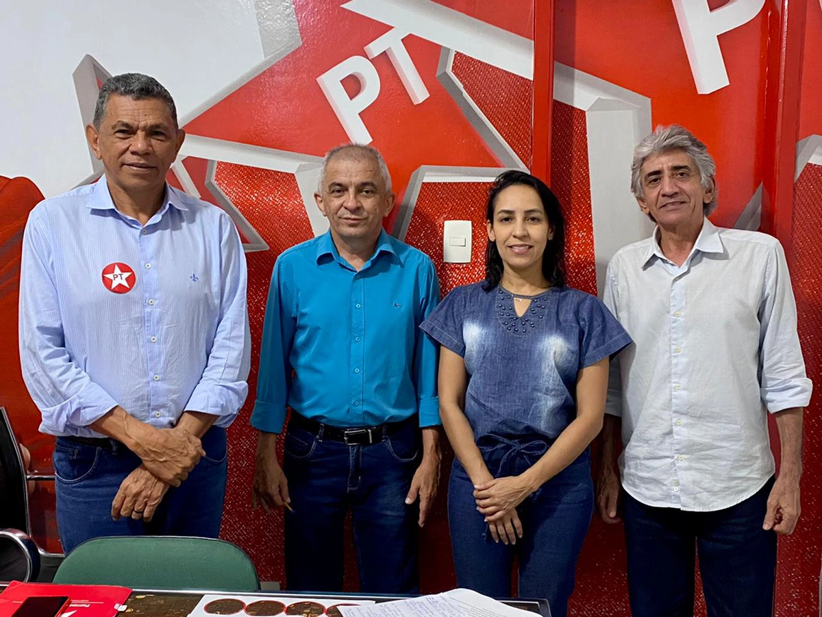 Reunião na sede do diretório do PT