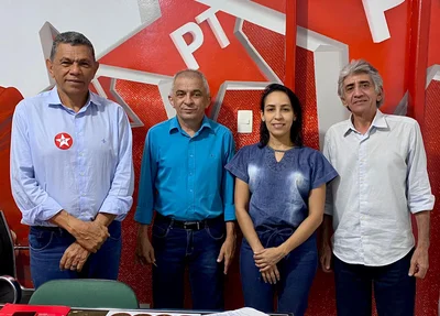 Reunião na sede do diretório do PT