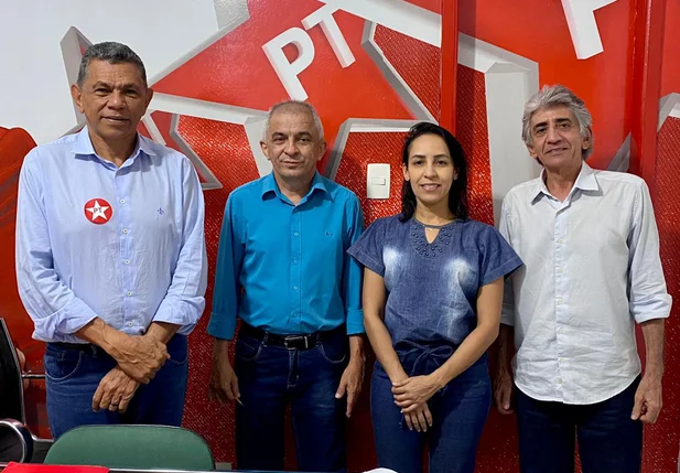 Reunião na sede do diretório do PT