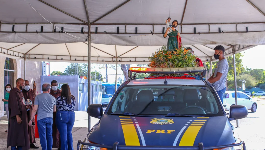 São Cristóvão antes da carreata por Teresina