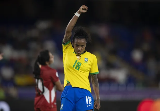 Seleção feminina brasileira e Peru pela Copa América