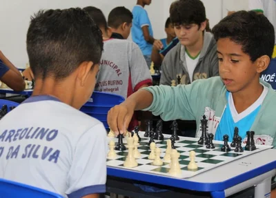 Semec busca acadêmicos habilitados em xadrez para atuar em escolas municipais
