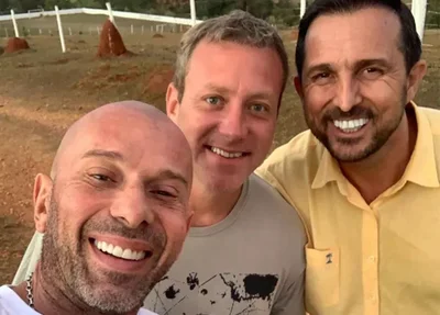 Sérgio Hondjakoff junto ao seu terapeuta e ao ex-polegar Rafael Ilha
