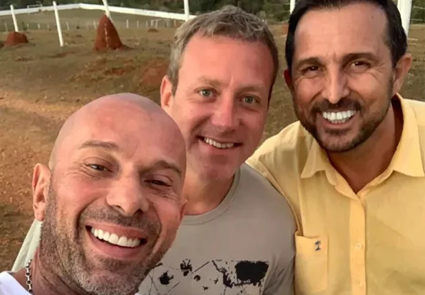 Sérgio Hondjakoff junto ao seu terapeuta e ao ex-polegar Rafael Ilha