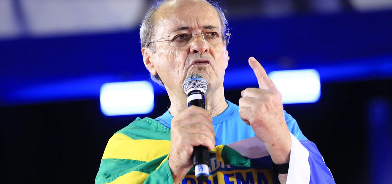 Sílvio Mendes durante seu discurso