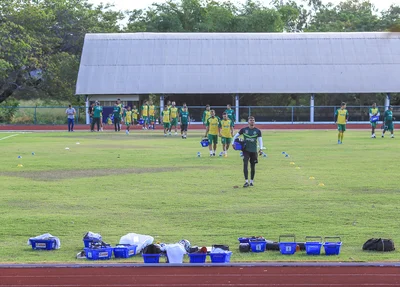 Time do Altos entrendo em campo