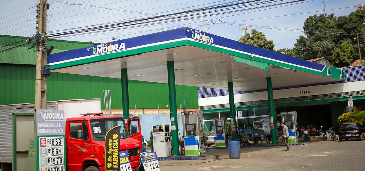 Valor do combustível no posto Moura , bairro Santo Antônio em Timon