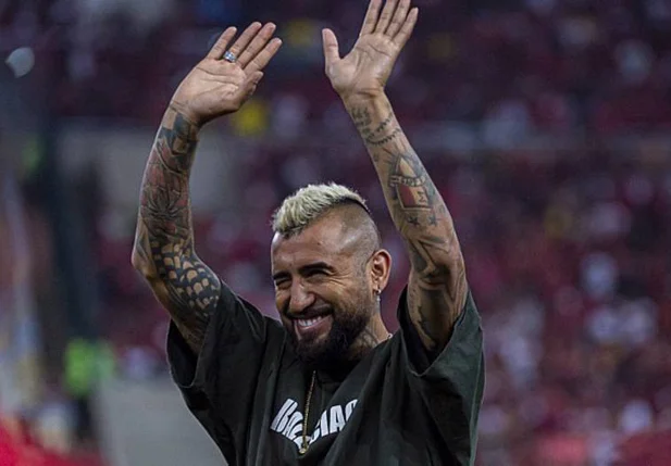 Vidal, agora volante do Flamengo, esteve presente no Maracanã nesta quarta-feira, na vitória sobre o Atlético-MG.