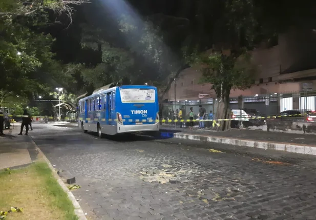 A vítima morreu após ser atropelada na Praça Saraiva