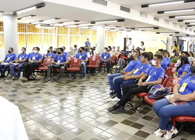 Alunos da segunda turma de eletricistas