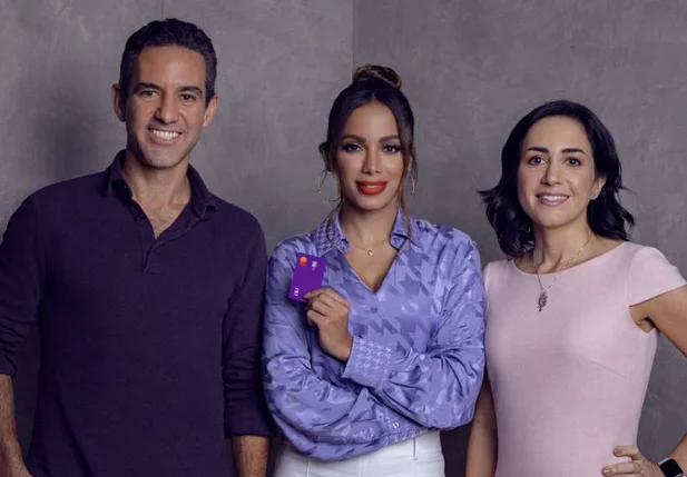 Anitta deixa conselho de administrativo do Nubank e vira embaixadora global do banco.