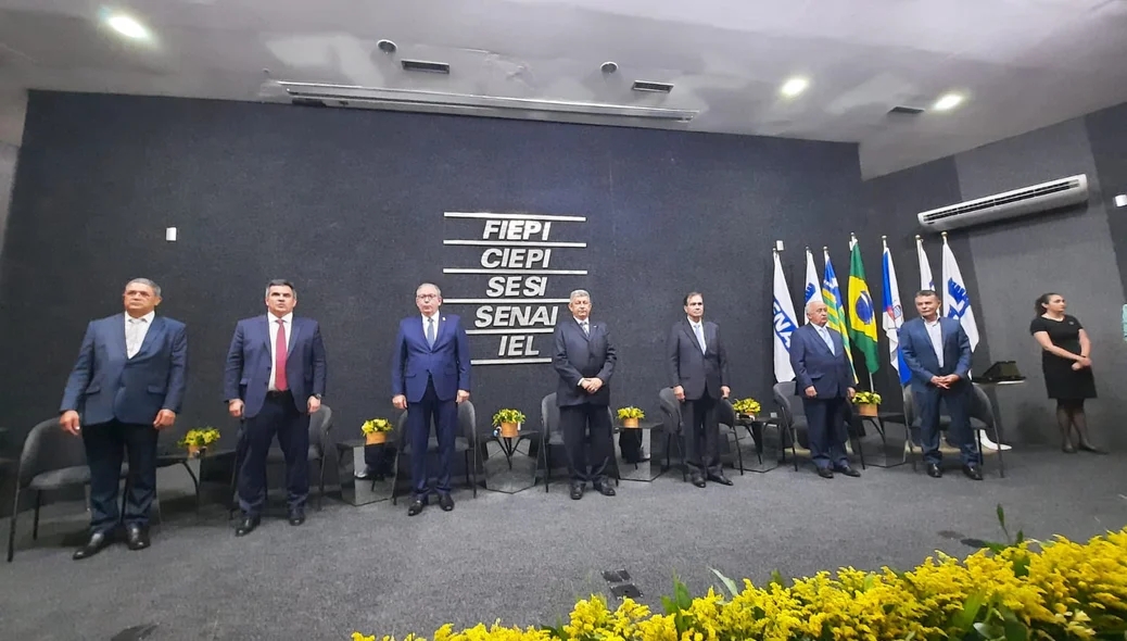 Autoridades presentes na cerimônia