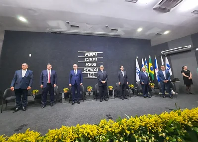 Autoridades presentes na cerimônia