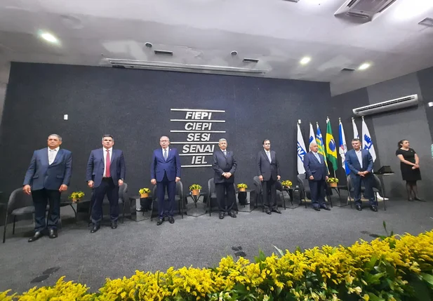 Autoridades presentes na cerimônia