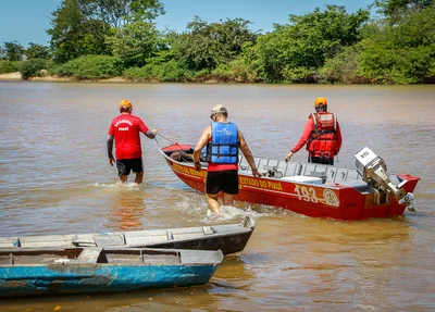 Bombeiros fazem buscas no Rio Parnaíba