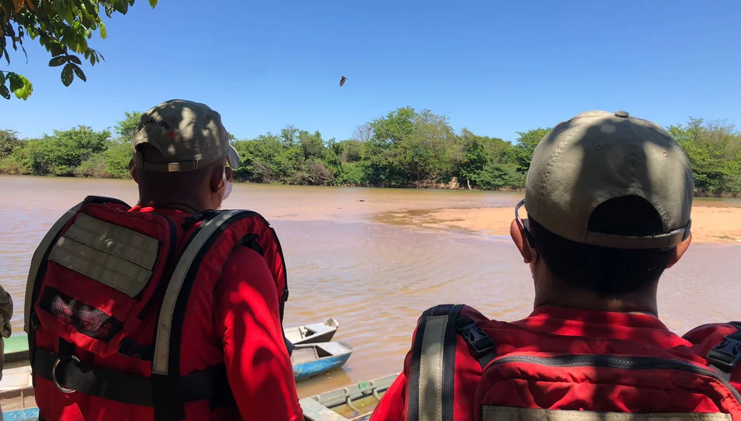Bombeiros retomam buscas no Rio Parnaíba