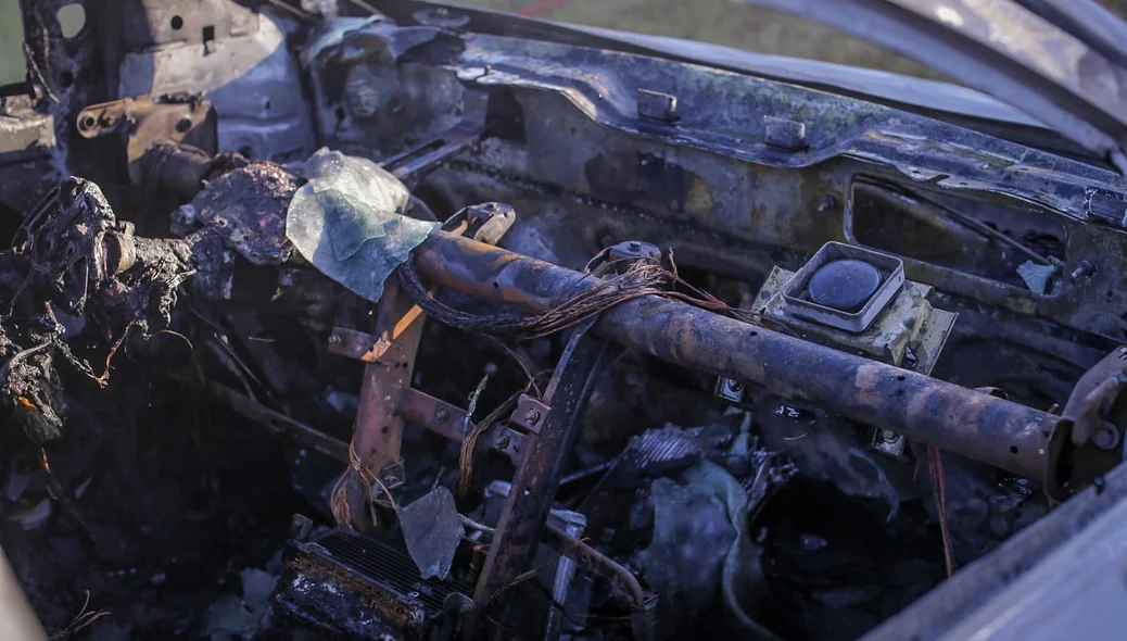 Carro destruído