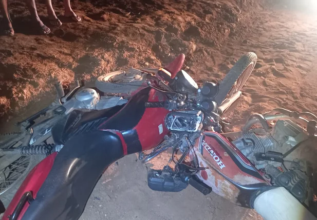 Colisão entre motocicletas deixa homem morto em Betânia do Piauí