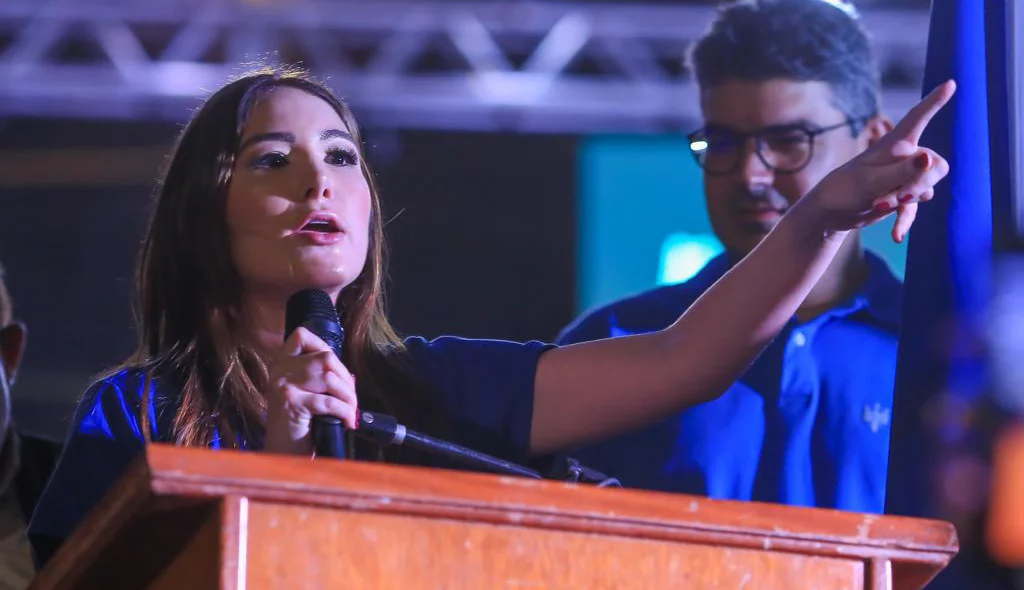 Cristina Soares, filha de Firmino Filho