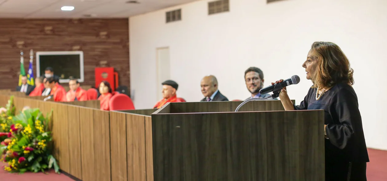 Desembargdora Liana Chaib toma posse na Academia Piauiense de Letras Jurídicas