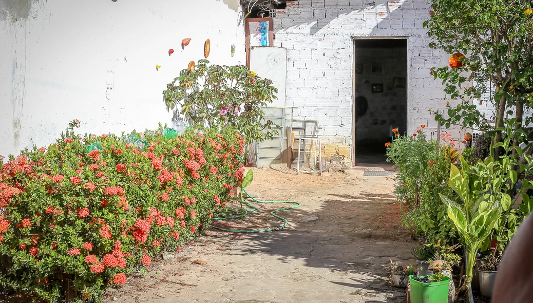 Dona Raimunda disse que sua casa toda vez fica alagada no período chuvoso