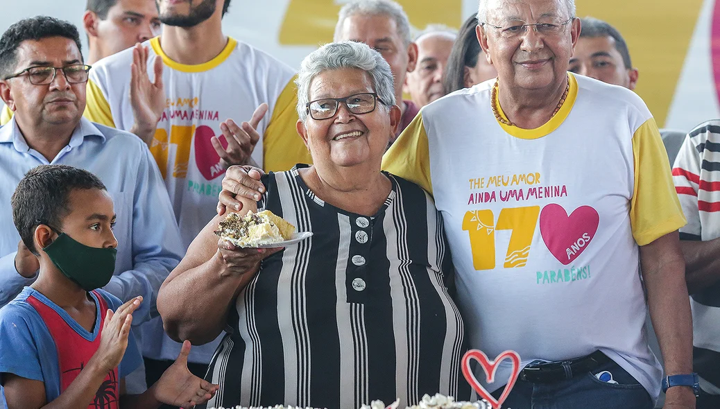 Dr. Pessoa junto a moradora do bairro Poti Velho