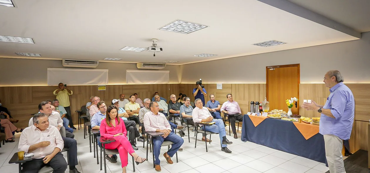 Encontro aconteceu no auditório da Ferronorte