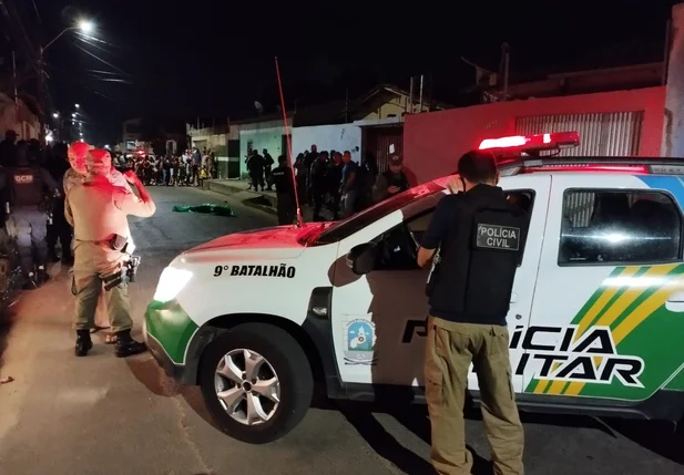 Equipes da PM no local