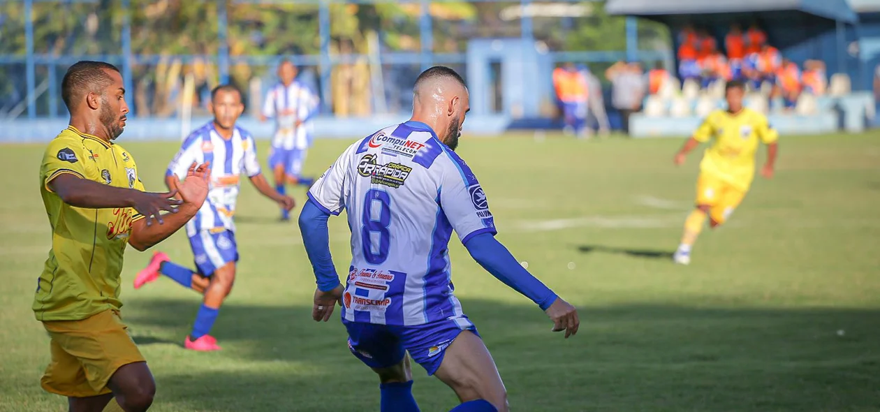 Equipes jogaram no Lindolfo Monteiro