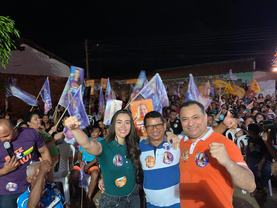 Evaldo e Fernanda Gomes reúnem multidão na zona Norte de Teresina