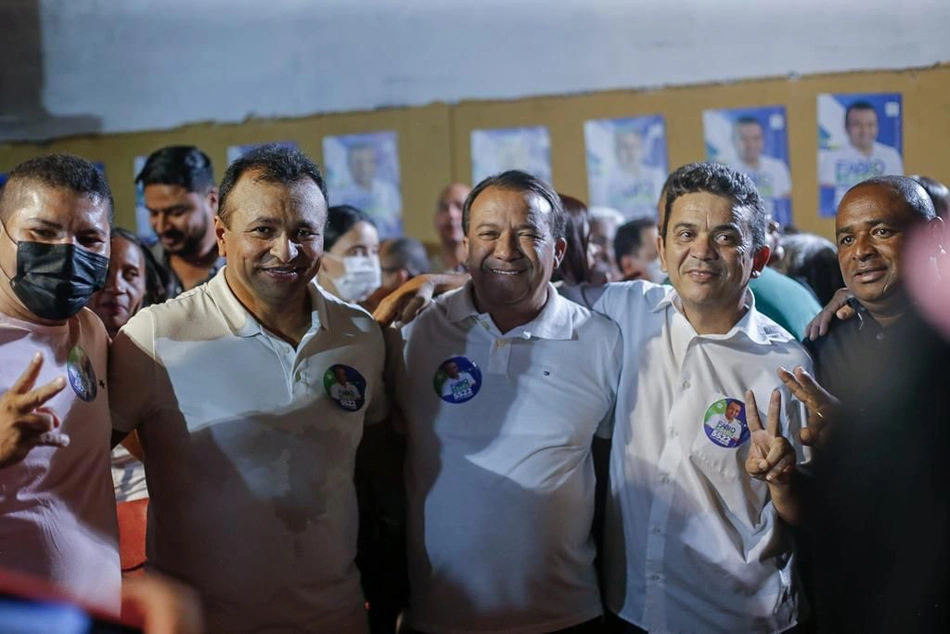 Fábio Abreu recebe lideranças no comitê de campanha