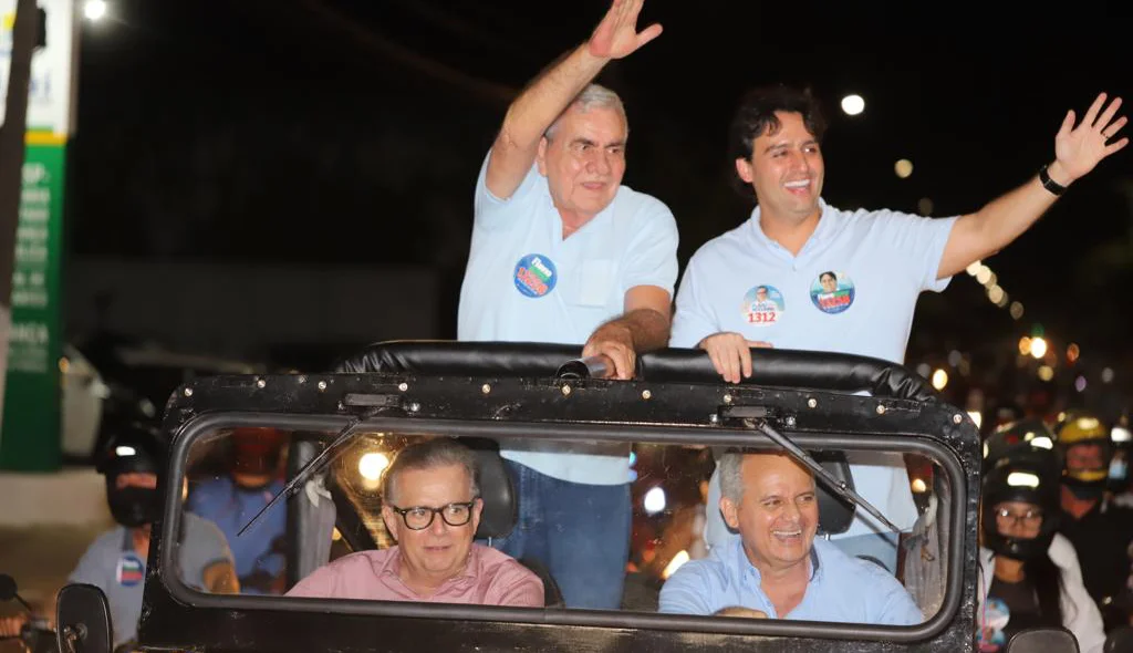 Flávio Júnior em motociata em Parnaíba