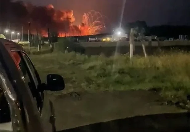 Fogo atinge depósito de munição russa perto da fronteira ucraniana
