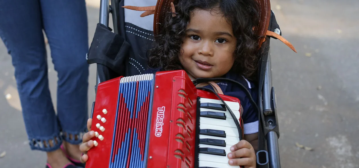 Francisco Emanuel, filho de Adeno Oliveira